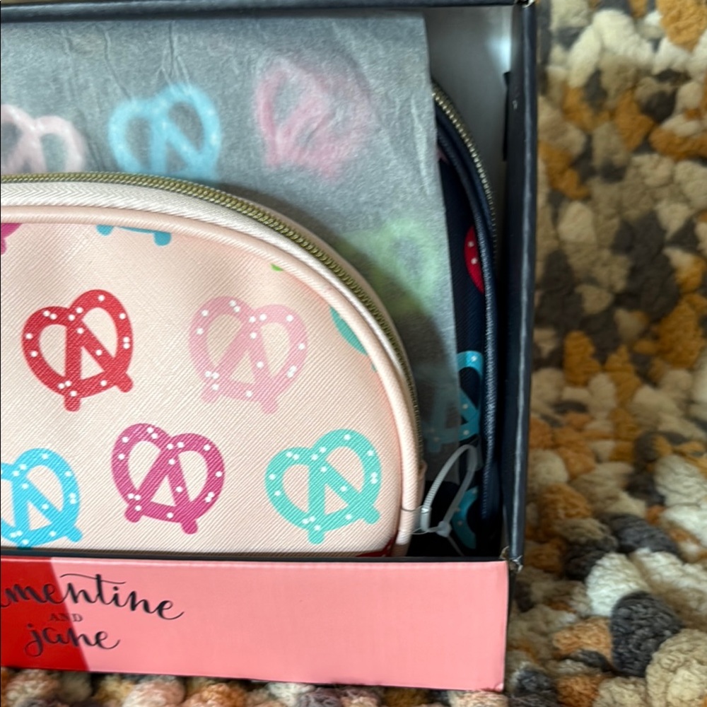 Clementine and Jane Pretzel Cosmetic 2-Bag Set - Picture 4 of 8